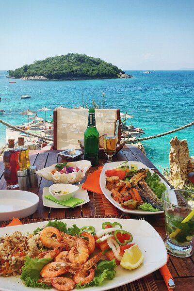 contents of Albanian vocabulary trainer for gastronomy and tourism