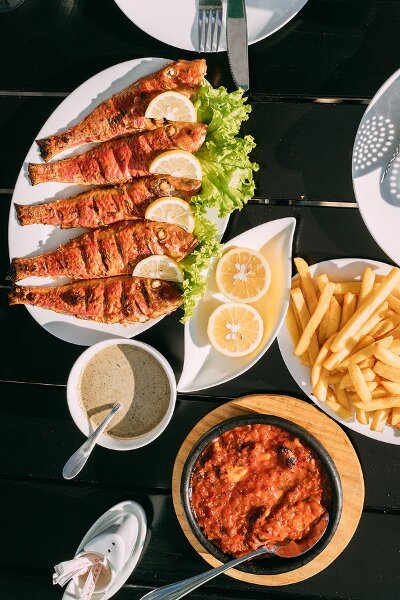 aprender expressões e palavras complexas dos ramos da gastronomia e turismo em georgiano