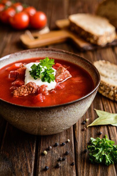 aprender expressões e palavras complexas dos ramos da gastronomia e turismo em ucraniano