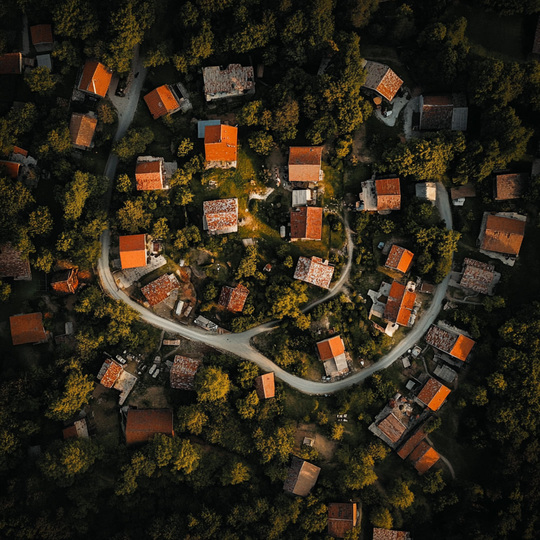 Vue aérienne d'un village