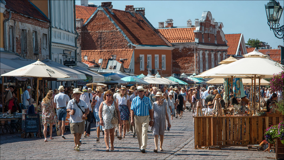 Livlig marknadsscen