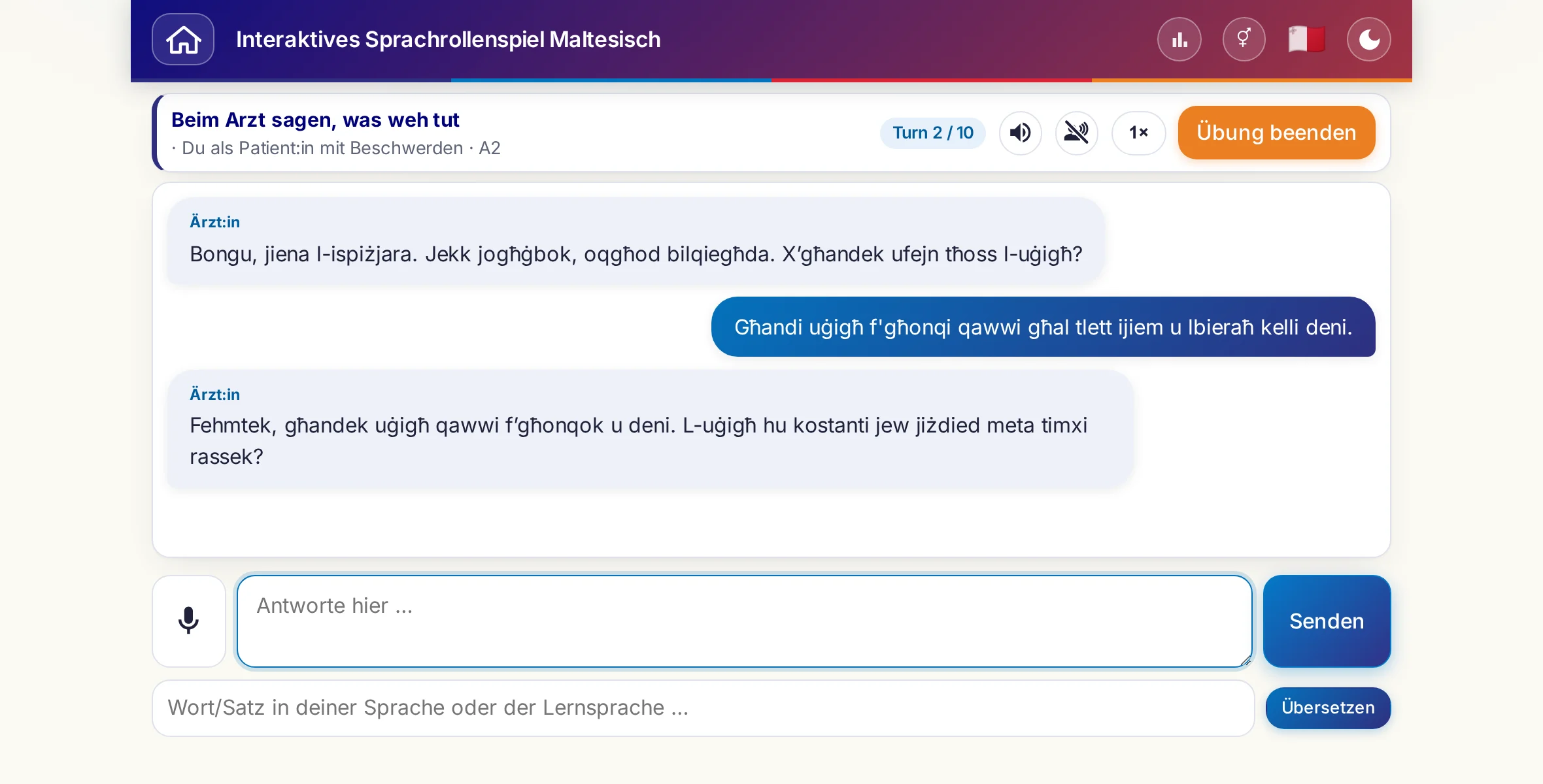 Ein Rollenspiel im Gespr&auml;ch: die Ärztin fragt nach Schmerzstärke, Fieber und Tagesverlauf, der Lernende antwortet frei und bittet am Ende um ein Rezept.