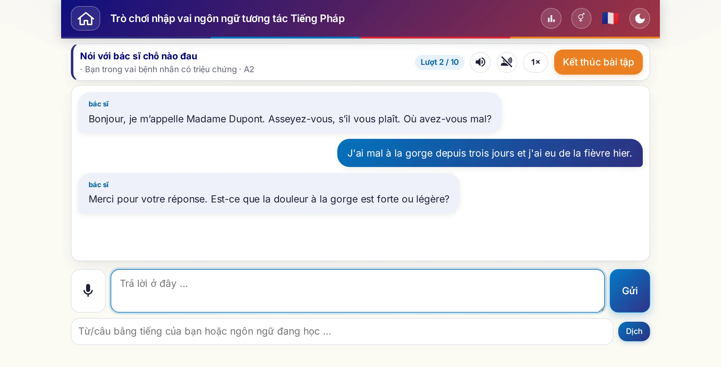 Một trò chơi nhập vai đang diễn ra: bác sĩ hỏi về mức độ đau, sốt và diễn biến trong ngày, người học trả lời tự do và cuối cùng xin đơn thuốc.