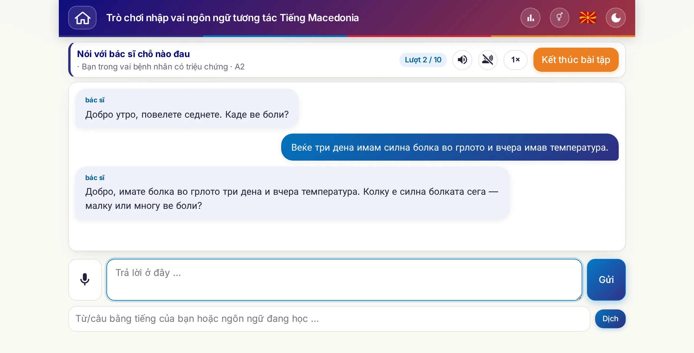 Một trò chơi nhập vai đang diễn ra: bác sĩ hỏi về mức độ đau, sốt và diễn biến trong ngày, người học trả lời tự do và cuối cùng xin đơn thuốc.