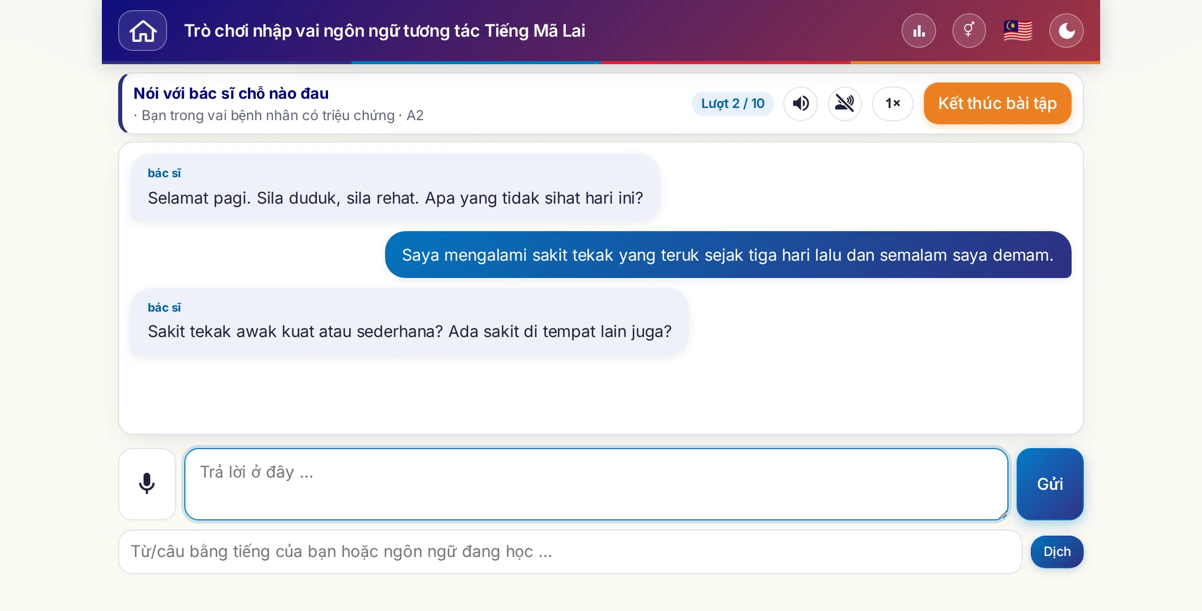 Một trò chơi nhập vai đang diễn ra: bác sĩ hỏi về mức độ đau, sốt và diễn biến trong ngày, người học trả lời tự do và cuối cùng xin đơn thuốc.