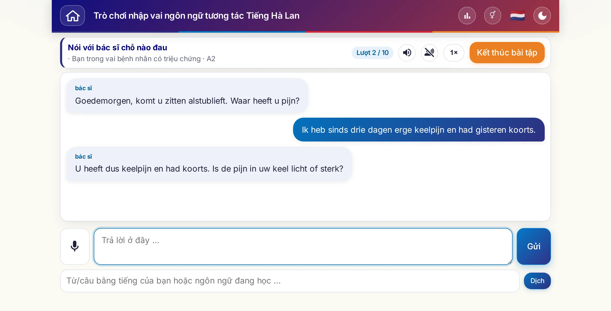 Một trò chơi nhập vai đang diễn ra: bác sĩ hỏi về mức độ đau, sốt và diễn biến trong ngày, người học trả lời tự do và cuối cùng xin đơn thuốc.
